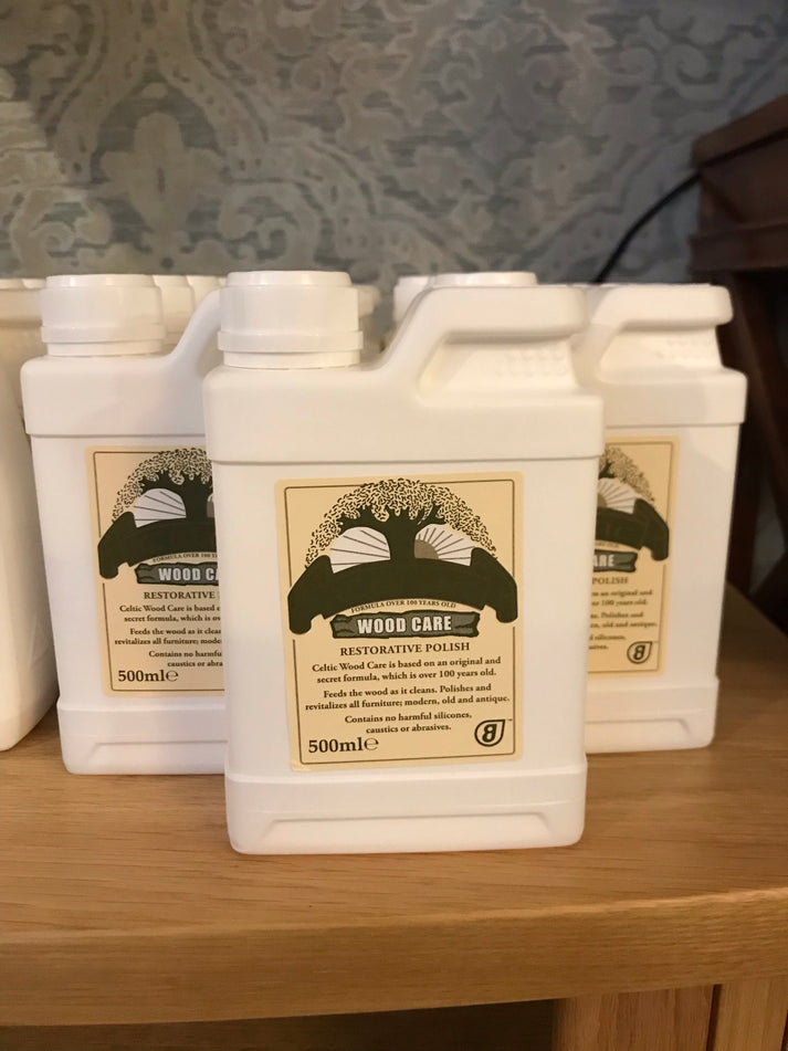 Celtic Wood Care is based on an original and secret formula, which is over 100 years old. Feeds the wood as it cleans, polishes and revitalizes all furniture, modern, old and antique.